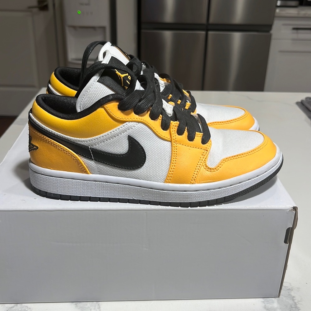 Air Jordan 1 low SE white/laser orange-black, wmns 7